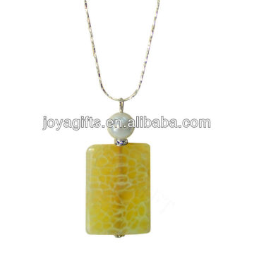 Collier pendentif en agate jaune naturel avec chaîne en argent